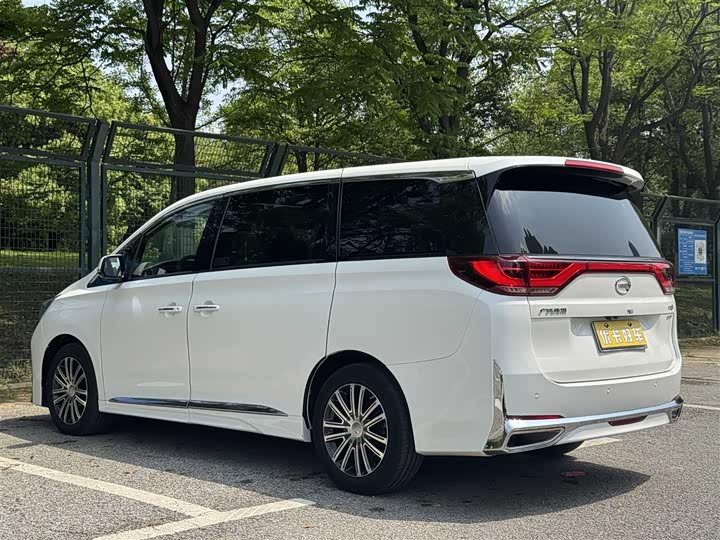 GAC Trumpchi M8 2021 2021款 领秀系列 390T 尊贵版