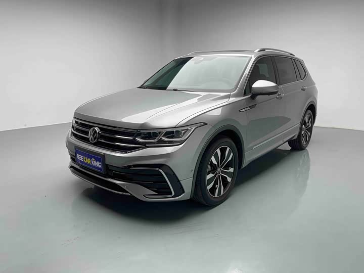 Фото 1 - Volkswagen Tiguan L Pro