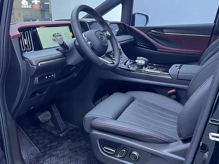 GAC Trumpchi M8 2025 2025款 宗师系列 超级混动版