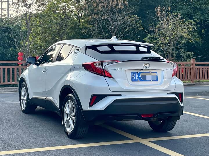 Фото 6 - Toyota Izoa