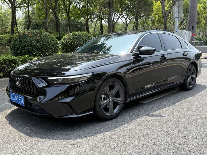 Фото 1 - Honda Inspire