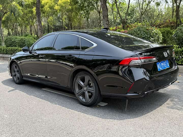 Фото 6 - Honda Inspire