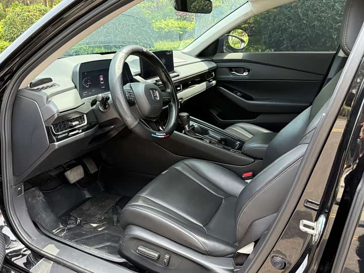 Фото 7 - Honda Inspire