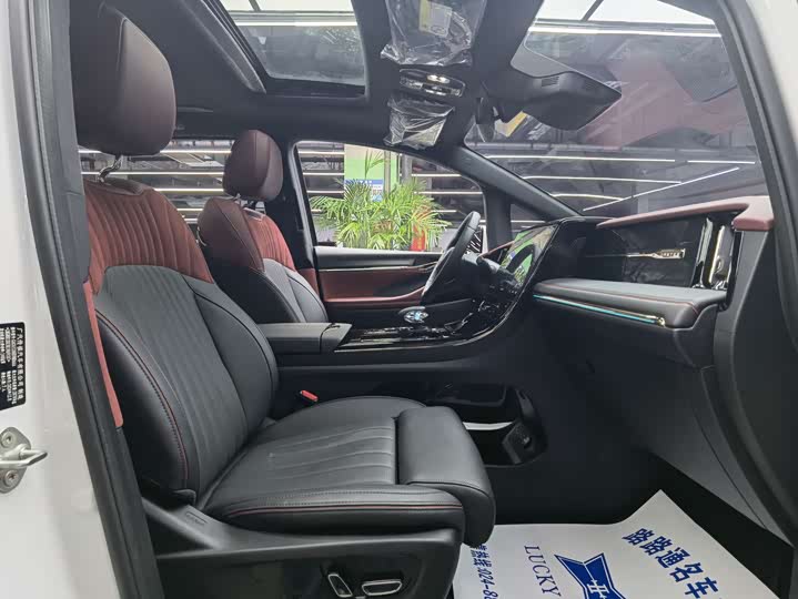 GAC Trumpchi M8 2025 2025款 宗师系列 超级混动版