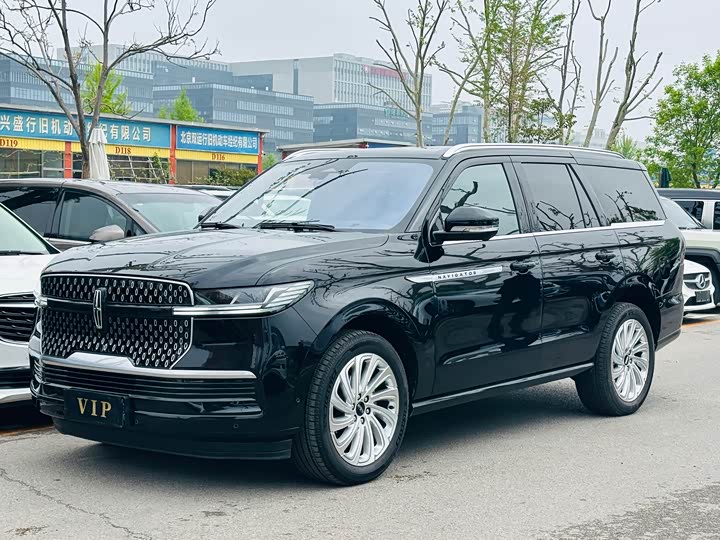 2025 Lincoln Navigator