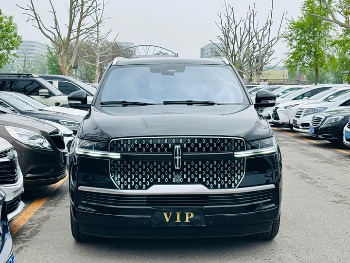 2025 Lincoln Navigator