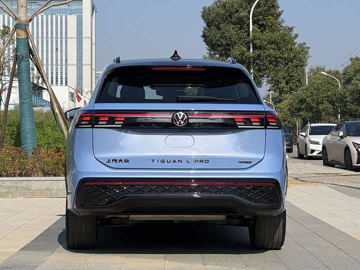 Фото 5 - Volkswagen Tiguan L Pro