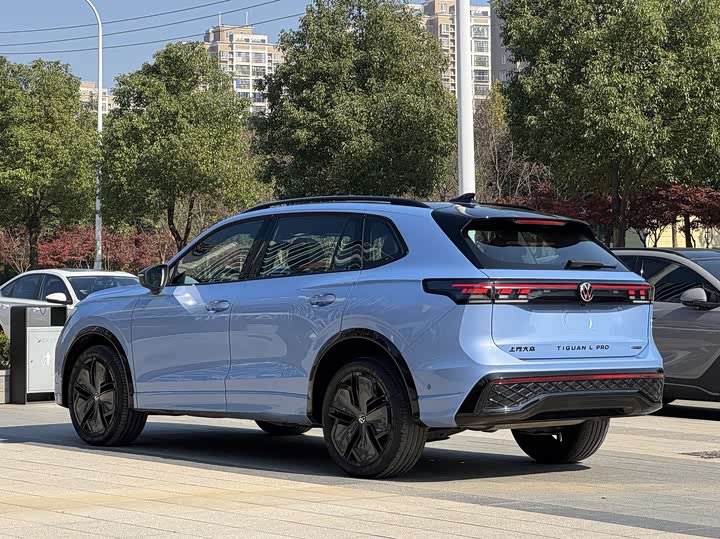 Фото 6 - Volkswagen Tiguan L Pro
