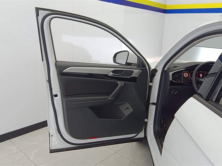 Volkswagen Tayron 2021 2021款 330TSI 两驱3周年限量版