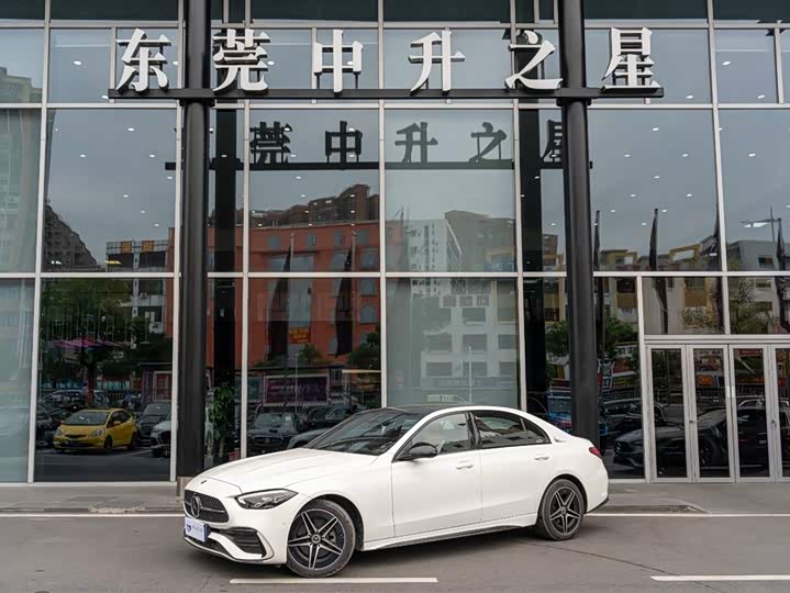 صورة 1 - Mercedes-Benz C-Class