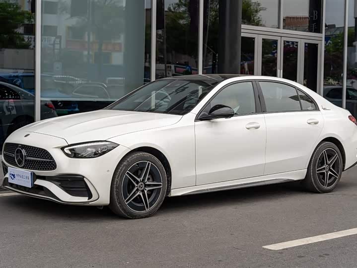 صورة 4 - Mercedes-Benz C-Class