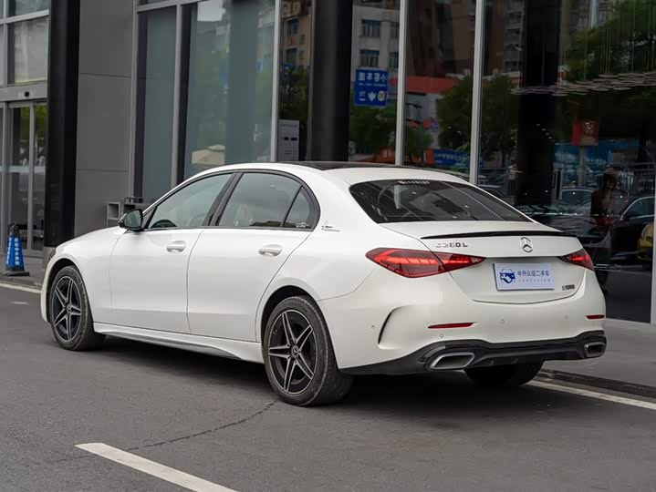 صورة 6 - Mercedes-Benz C-Class