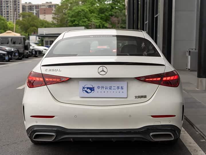 صورة 7 - Mercedes-Benz C-Class