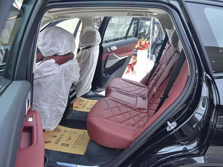 BMW X5 2026 2026款 改款 xDrive 30Li 尊享型M运动曜夜套装