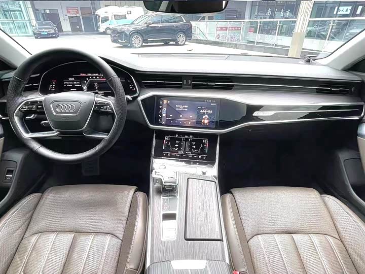 Фото 5 - Audi A7L