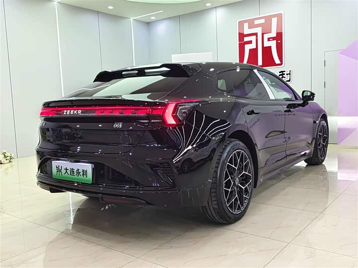 2026 Zeekr 001