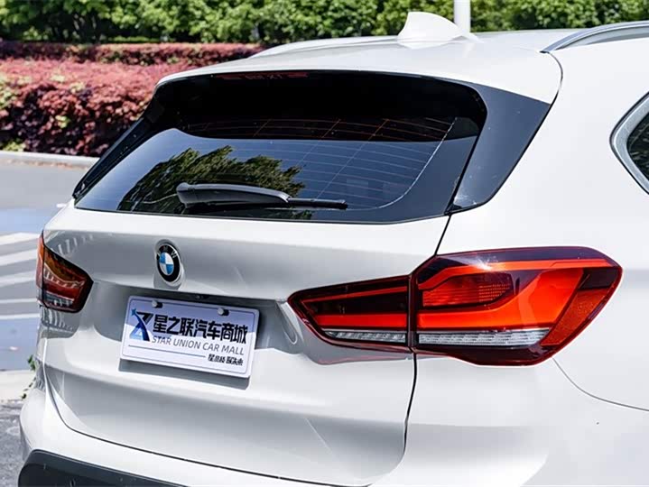 Фото 8 - BMW X1