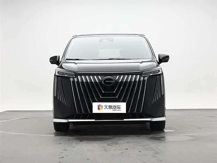 Фото 2 - GAC Trumpchi M8