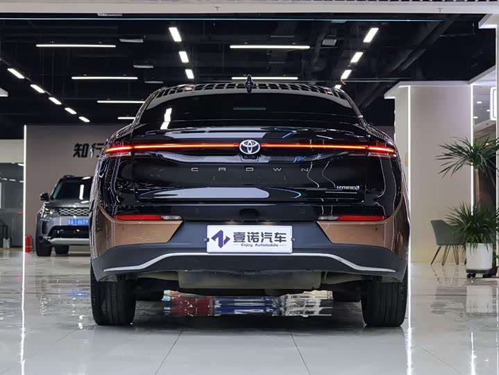 Toyota Crown SportCross 2023 2023款 2.4T SportCross HEV四驱至尊版