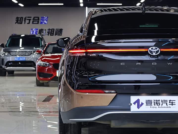 Toyota Crown SportCross 2023 2023款 2.4T SportCross HEV四驱至尊版