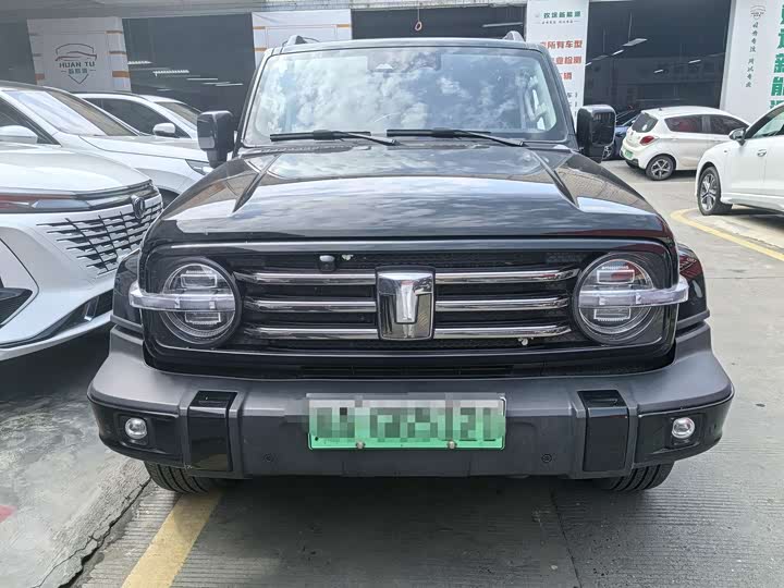 2025 Tank 300 Hybrid