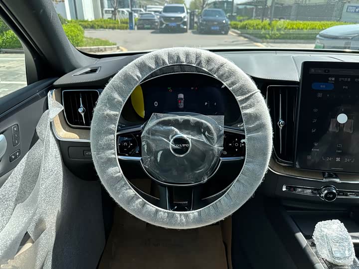 Volvo XC60 2026 2026款 B5 四驱智远豪华版