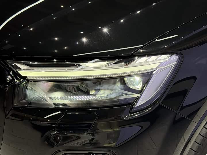 Audi Q7 2025 2025款 55 TFSI quattro S line冰雪运动版