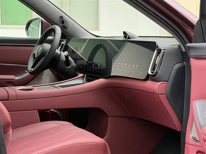 Aito M8 2025 2025款 增程 Ultra版 53.4kWh 5座版 (192线激光雷达）