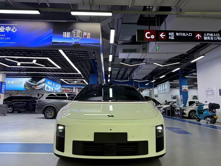 2025 LiXiang i6