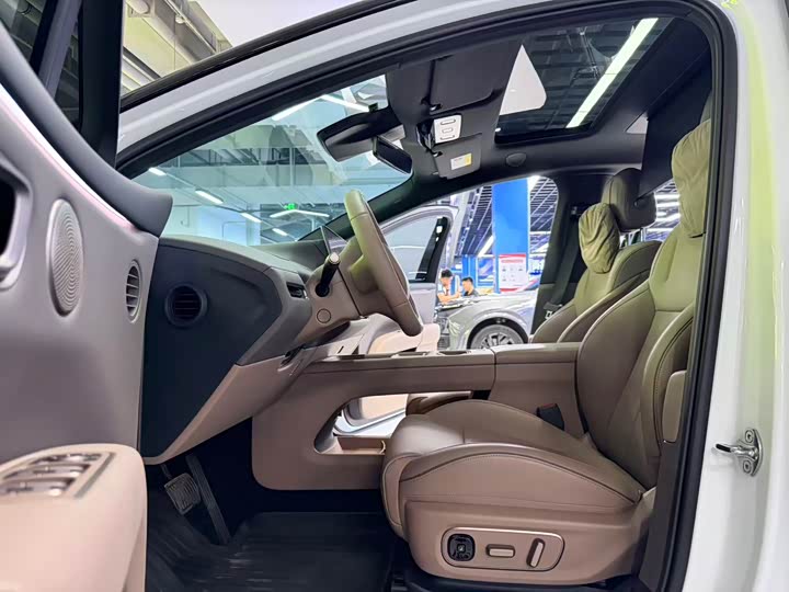 LiXiang i6 2025 2025款 两驱标准版