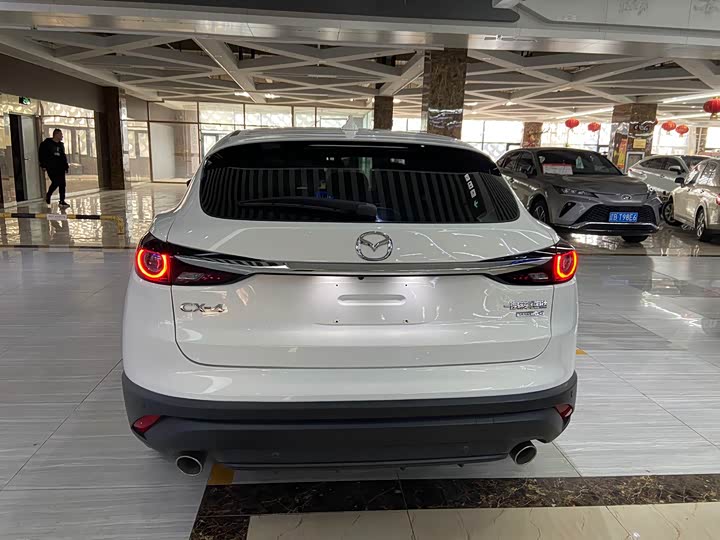 Mazda CX-4 2021 2021款 2.0L 自动两驱蓝天活力版