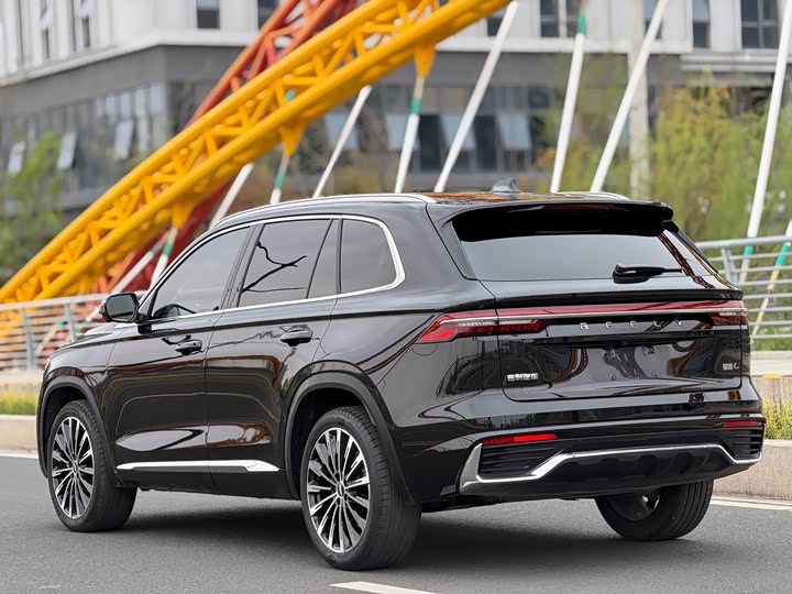 Фото 9 - Geely Monjaro