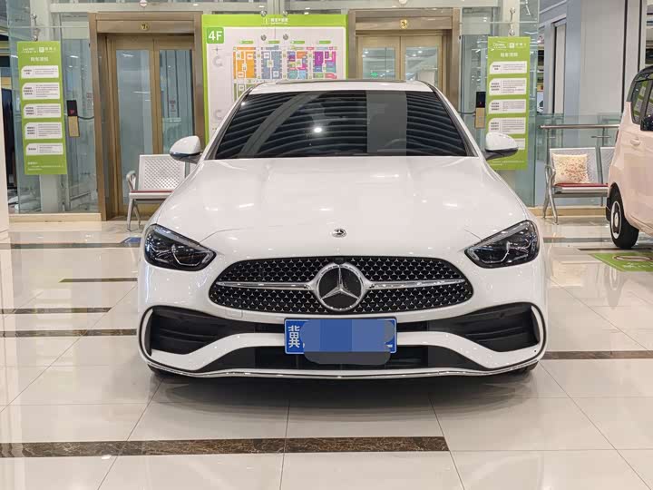 صورة 2 - Mercedes-Benz C-Class