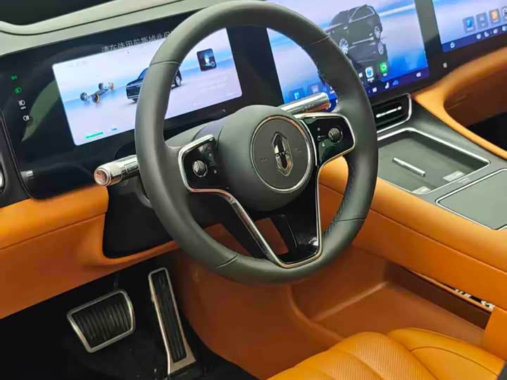 Aito M8 2025 2025款 增程 Max+版 53.4kWh 5座版 (192线激光雷达）