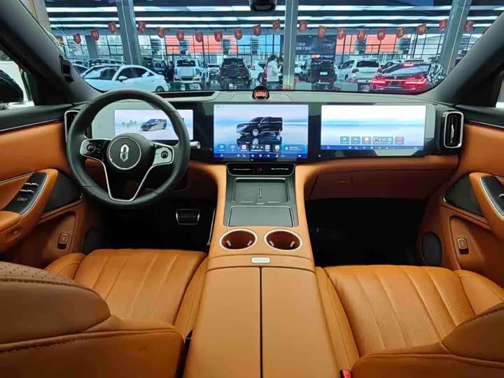 Aito M8 2025 2025款 增程 Max+版 53.4kWh 5座版 (192线激光雷达）