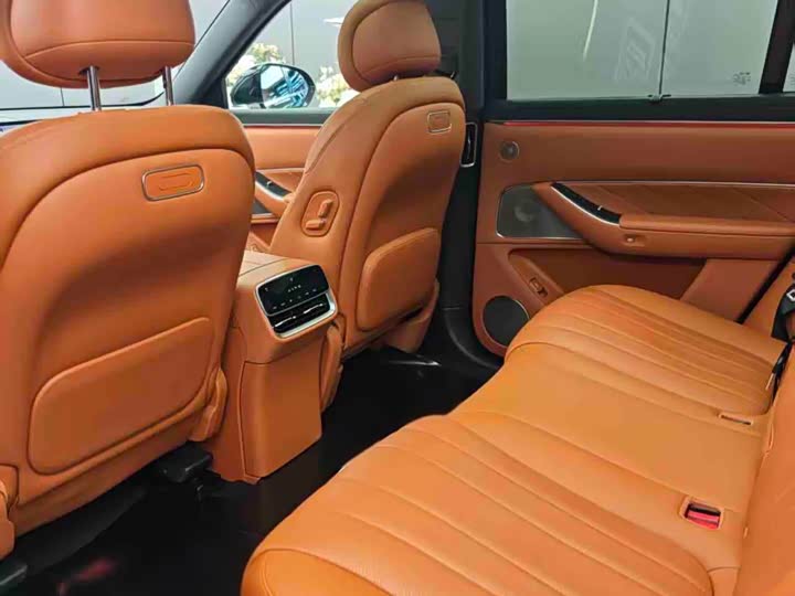 Aito M8 2025 2025款 增程 Max+版 53.4kWh 5座版 (192线激光雷达）