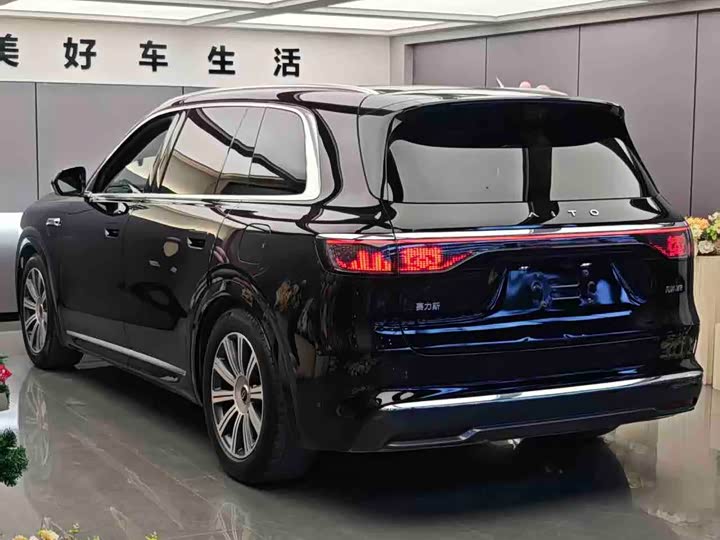 Aito M8 2025 2025款 增程 Max+版 53.4kWh 5座版 (192线激光雷达）