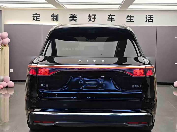 Aito M8 2025 2025款 增程 Max+版 53.4kWh 5座版 (192线激光雷达）