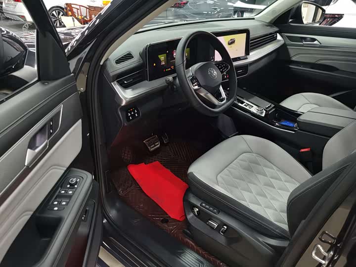 Volkswagen Tavendor 2024 2024款 380TSI 四驱R-Line巡游 众享款