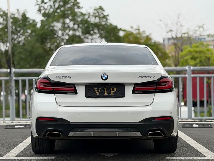 Zdjęcie 7 - BMW 5 Series