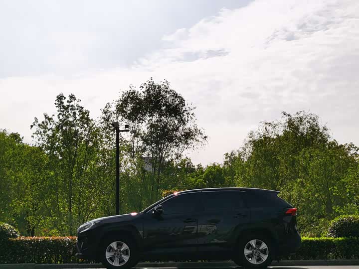 صورة 4 - Toyota RAV4