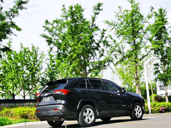 صورة 6 - Toyota RAV4