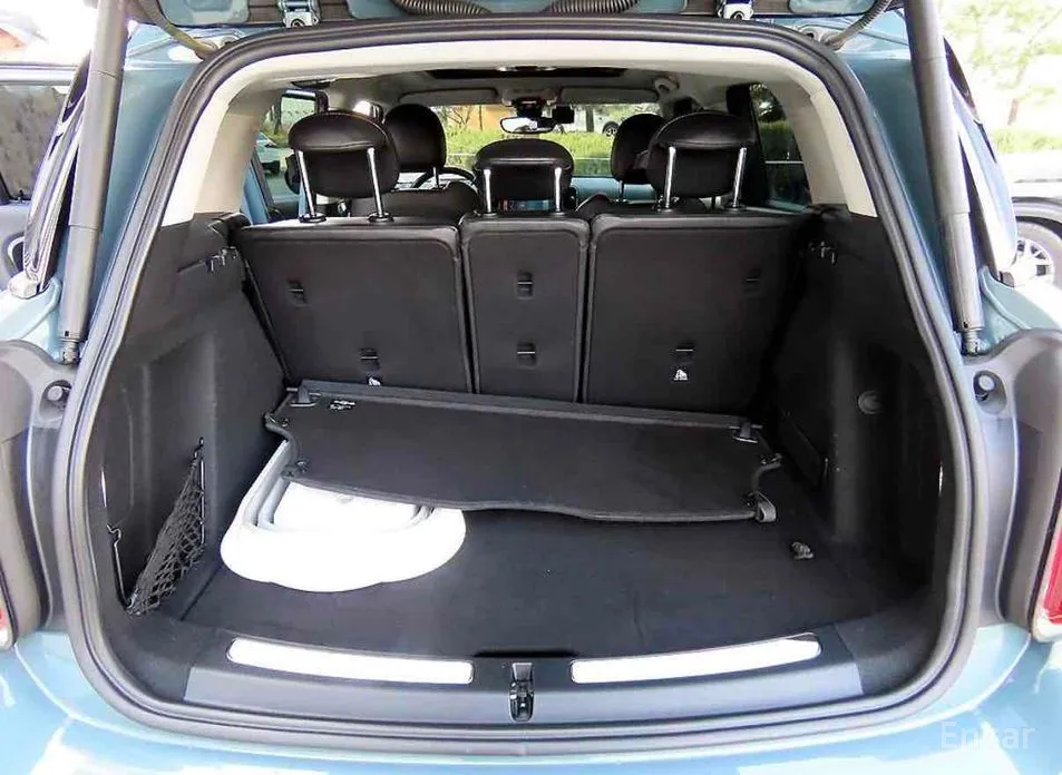 Mini Countryman 2011 Classic Plus Launch Pack