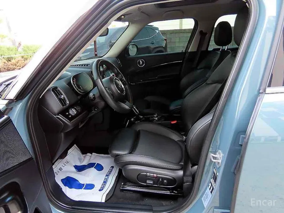 Mini Countryman 2011 Classic Plus Launch Pack