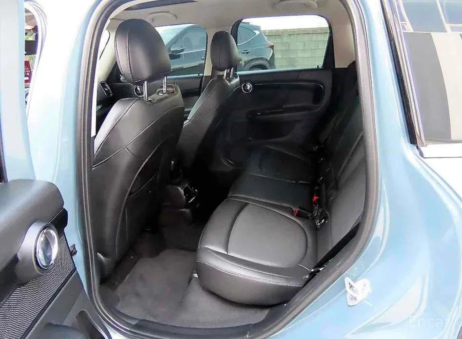 Mini Countryman 2011 Classic Plus Launch Pack
