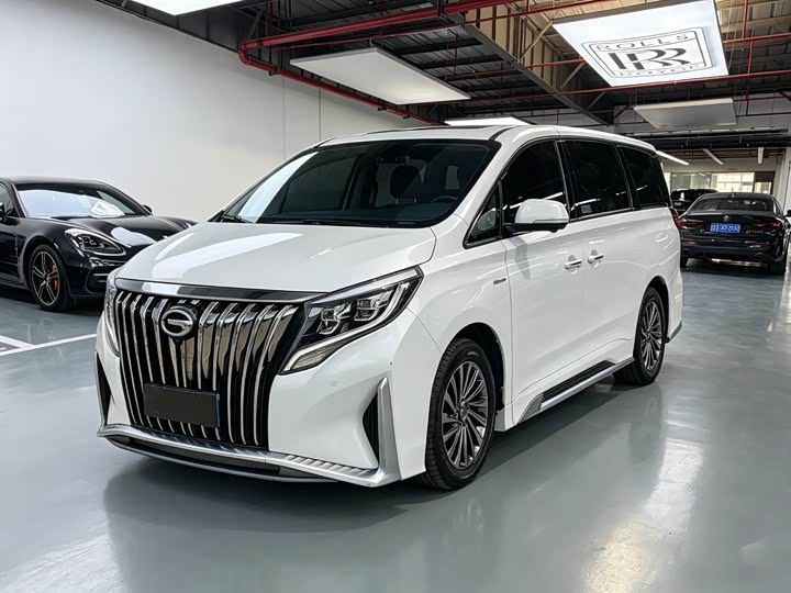Фото 1 - GAC Trumpchi M8