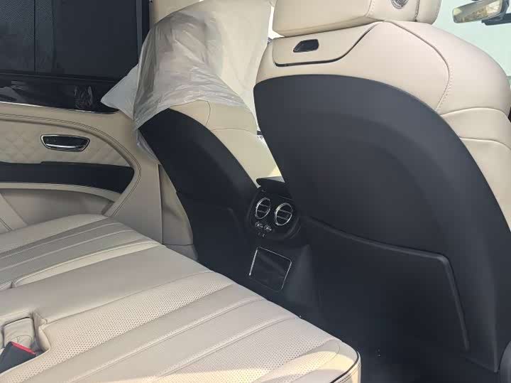Bentley Bentayga 2024 2024款 4.0T V8 雅度版