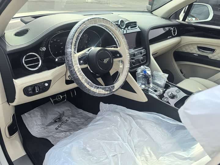 Bentley Bentayga 2024 2024款 4.0T V8 雅度版