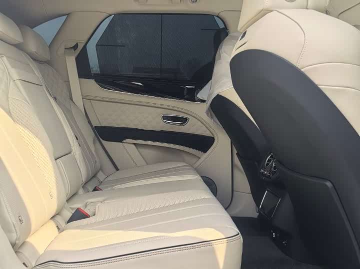Bentley Bentayga 2024 2024款 4.0T V8 雅度版