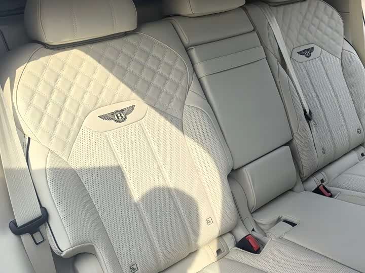 Bentley Bentayga 2024 2024款 4.0T V8 雅度版